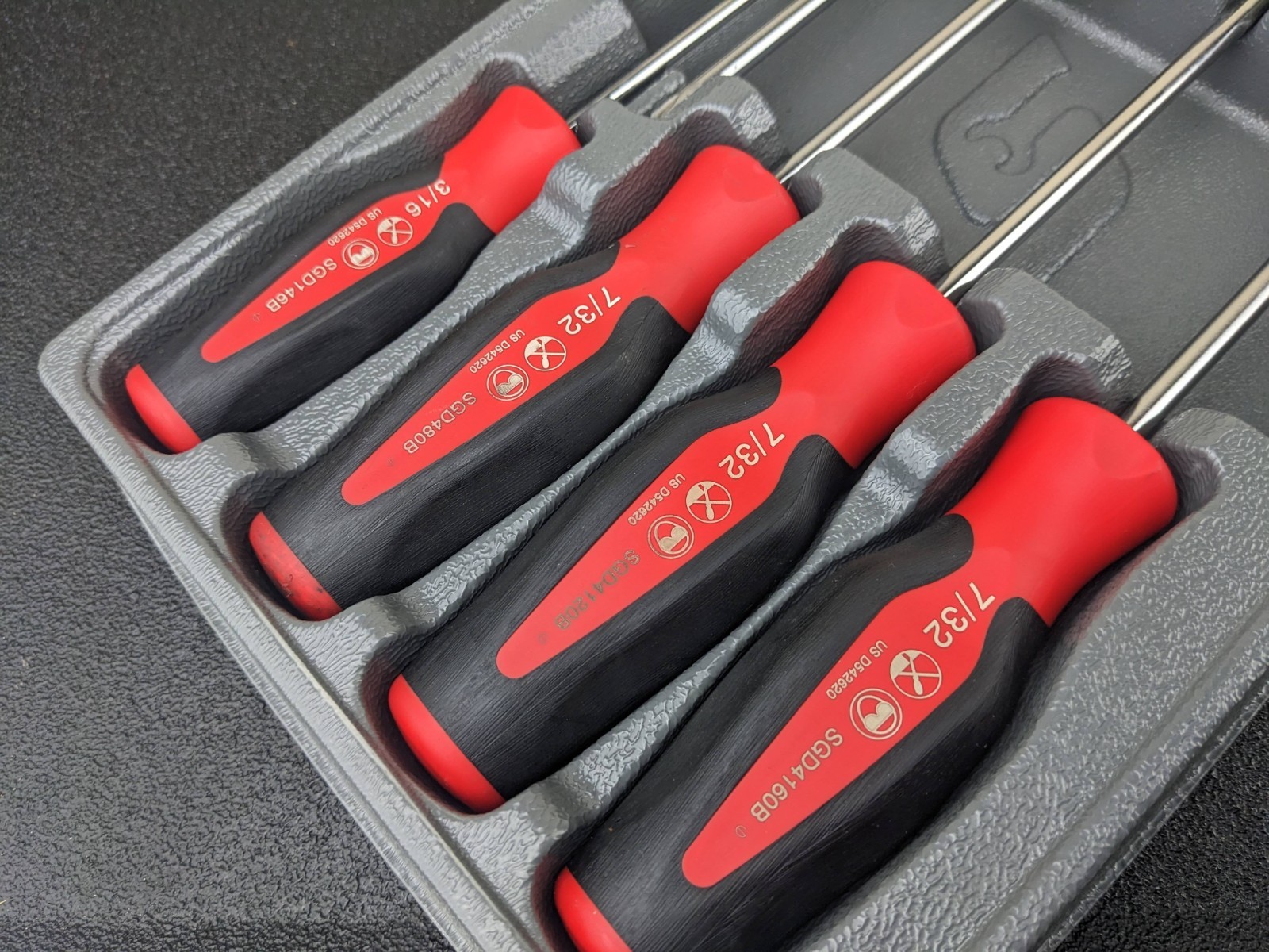 #bo456 Snap-on RED Instinct Soft Handled 8pc Cabinet Screwdriver Set SGDXL80B