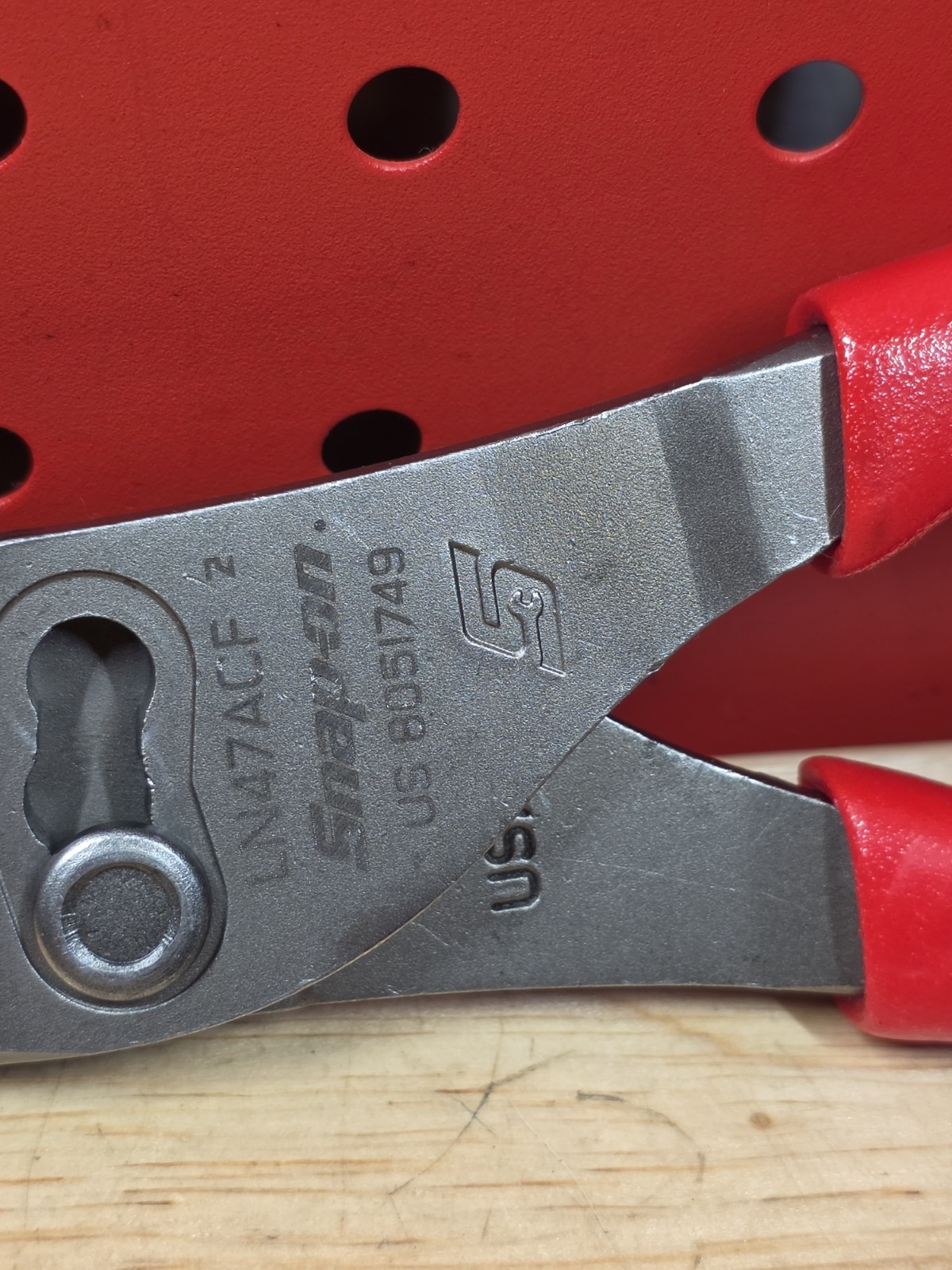Snap-on Tools NICE LN47ACF 9″ Talon Grip Long Nose Slip Joint Pliers USA Red