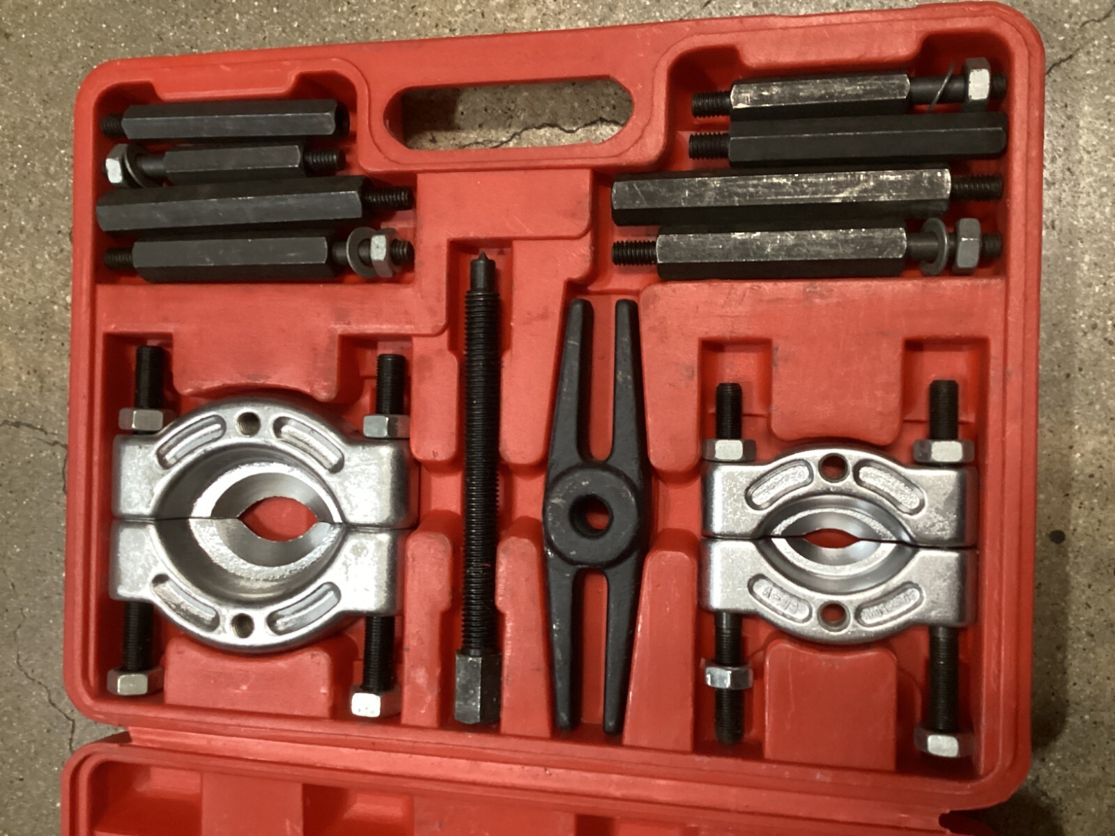 ATD-3056 5-ton Bar Type Puller/bearing Separator Set with Case Silver & Black