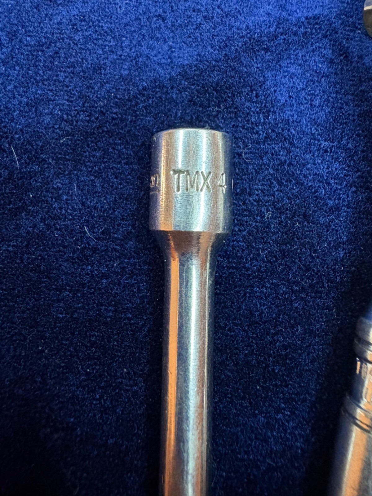 vintage Snap On 1/4″ ratchet TM 70 B, two (2) extensions one 2″, one 4″ included