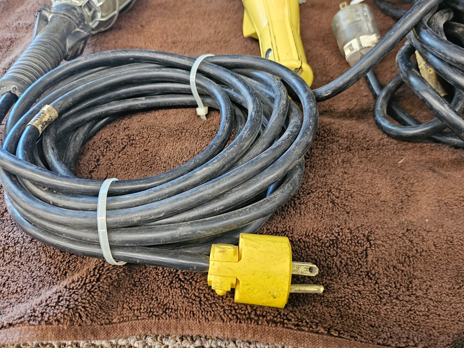 3 Unicor Extension Trouble Automotive Work Hanging Light 25′ Cord Incandescent