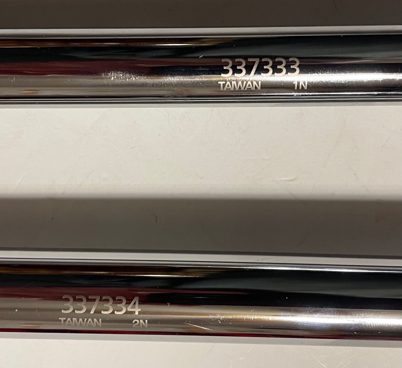 2 Kobalt 337334 1/2″ and 337333 3/8 dr Touque Bar Wrenches Both unused