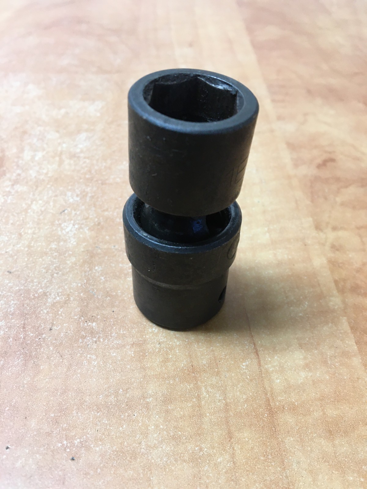 Matco 1/2″ drive 18mm Impact Swivel 6 Point Socket CUP18M6