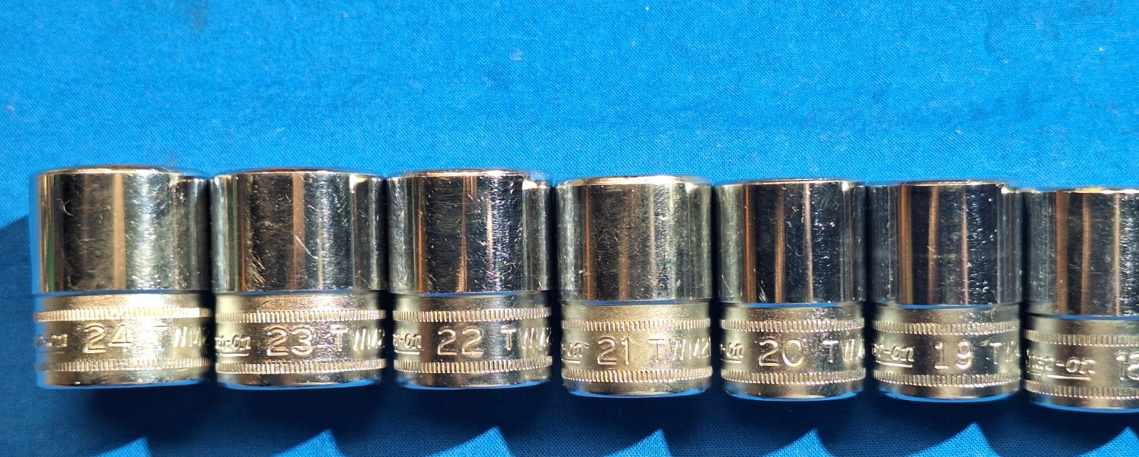 old logo 1981, 82 Snap-On 13pc 1/2″dr Metric shallow 6pt socket set 24mm-12mm