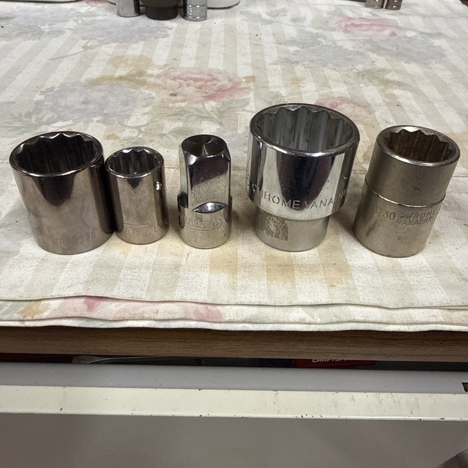 True craft, Chrome Vanadium 3/4”dr/ Allen 1/2” Drive Sockets. 5 Exc. Sockets