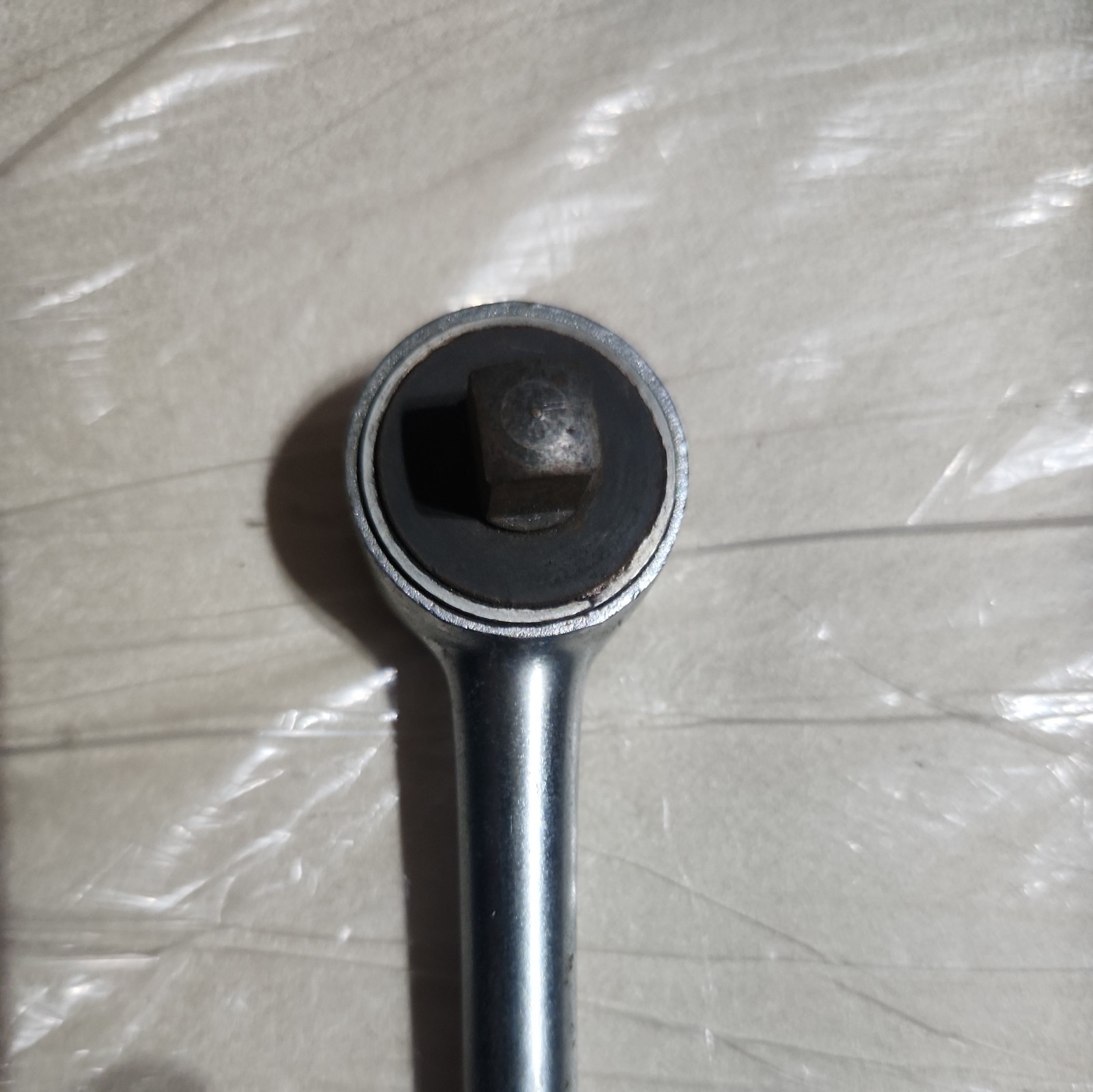 Action Tools 7-3/8″ Long Ratchet 3/8″ Drive Knurled Handl Round Head 77JA Vtg US