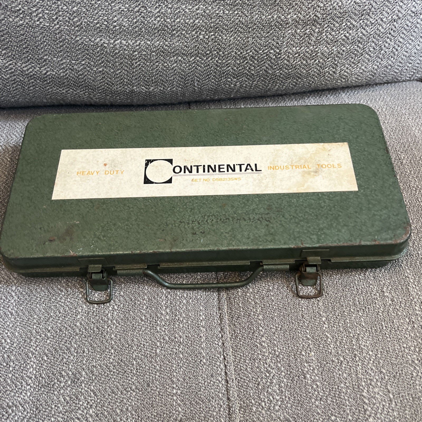 Vintage Continental 21 Piece Socket Set Tools Heavy Duty 1/4 And 3/8 Drive S.A.E