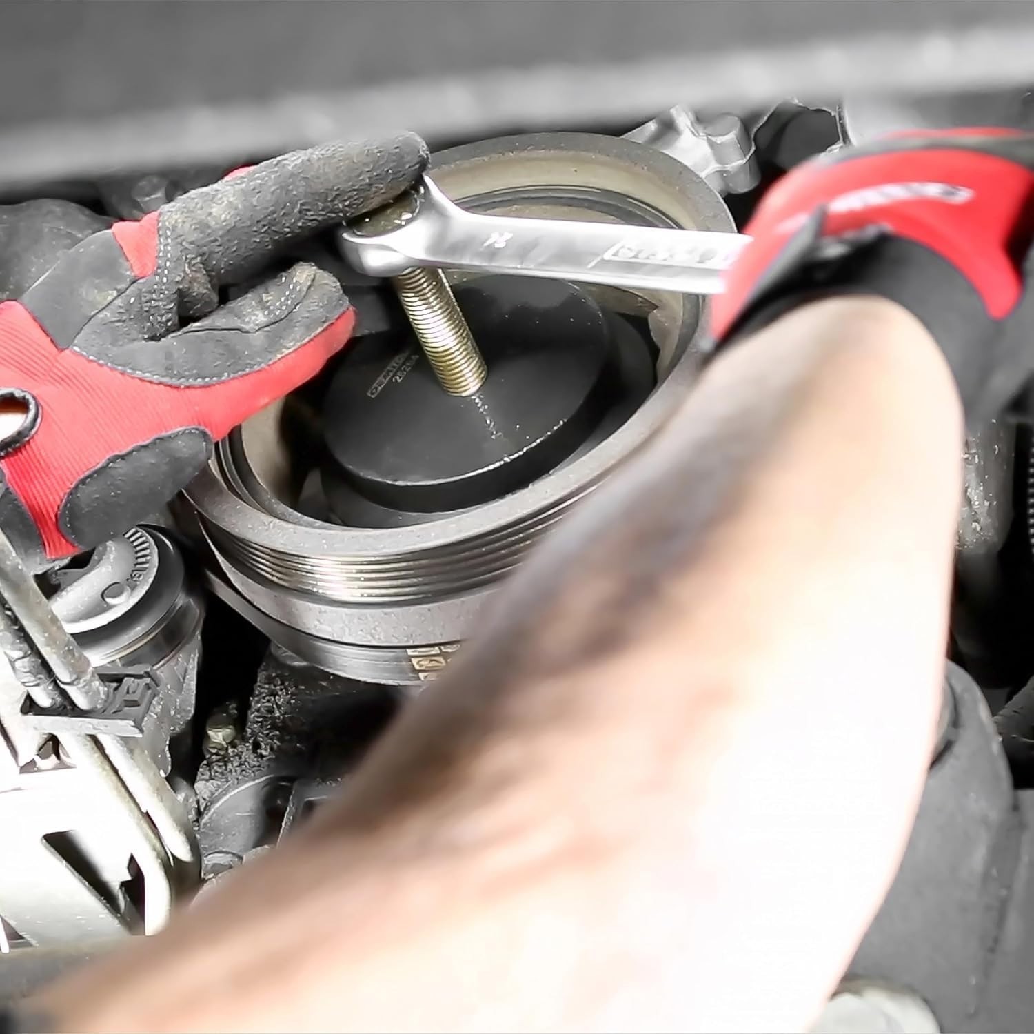 Efficient Engine Maintenance Tool – LS Crank Pulley Puller