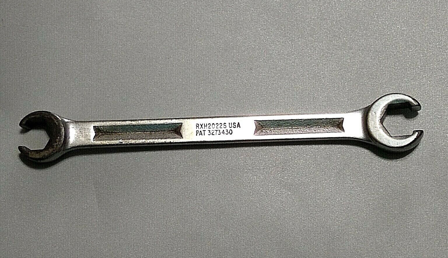 Snap on RXH2022S 5/8″ x 11/16″ Flare Nut Wrench, Offset, 8.6″ Long, 6 Point.