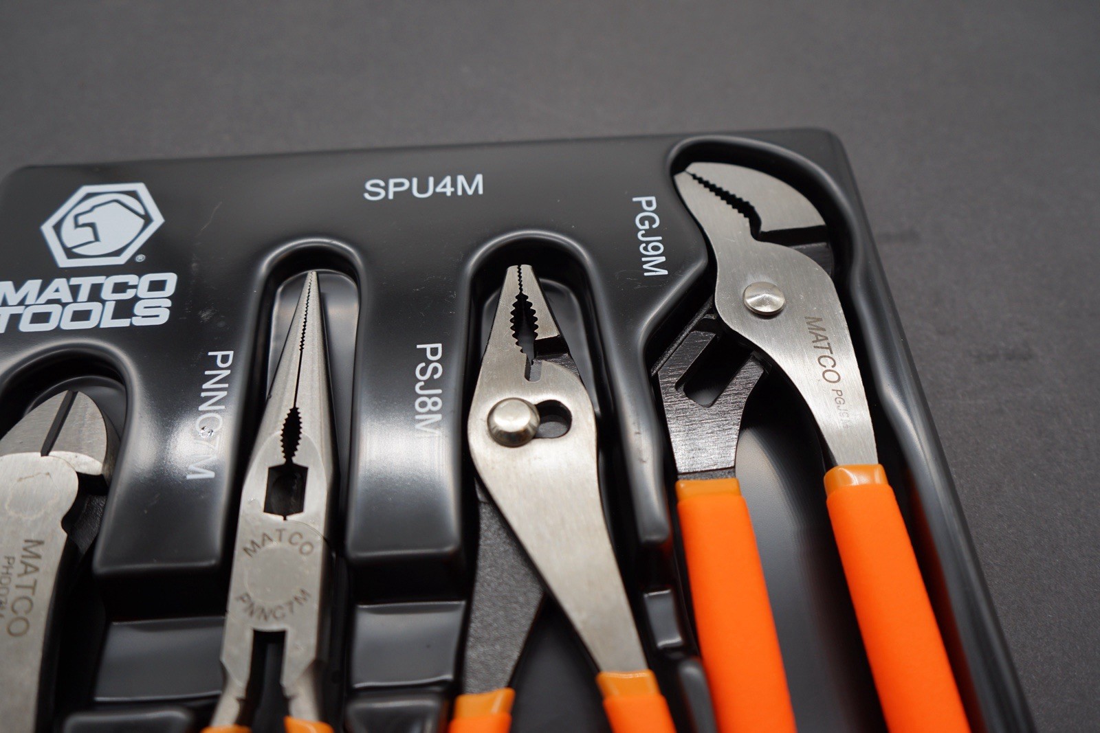 Matco Tools Pliers Universal Set 4-Pieces SPU4M ( Orange ) & Plier Rack PRACKBLK