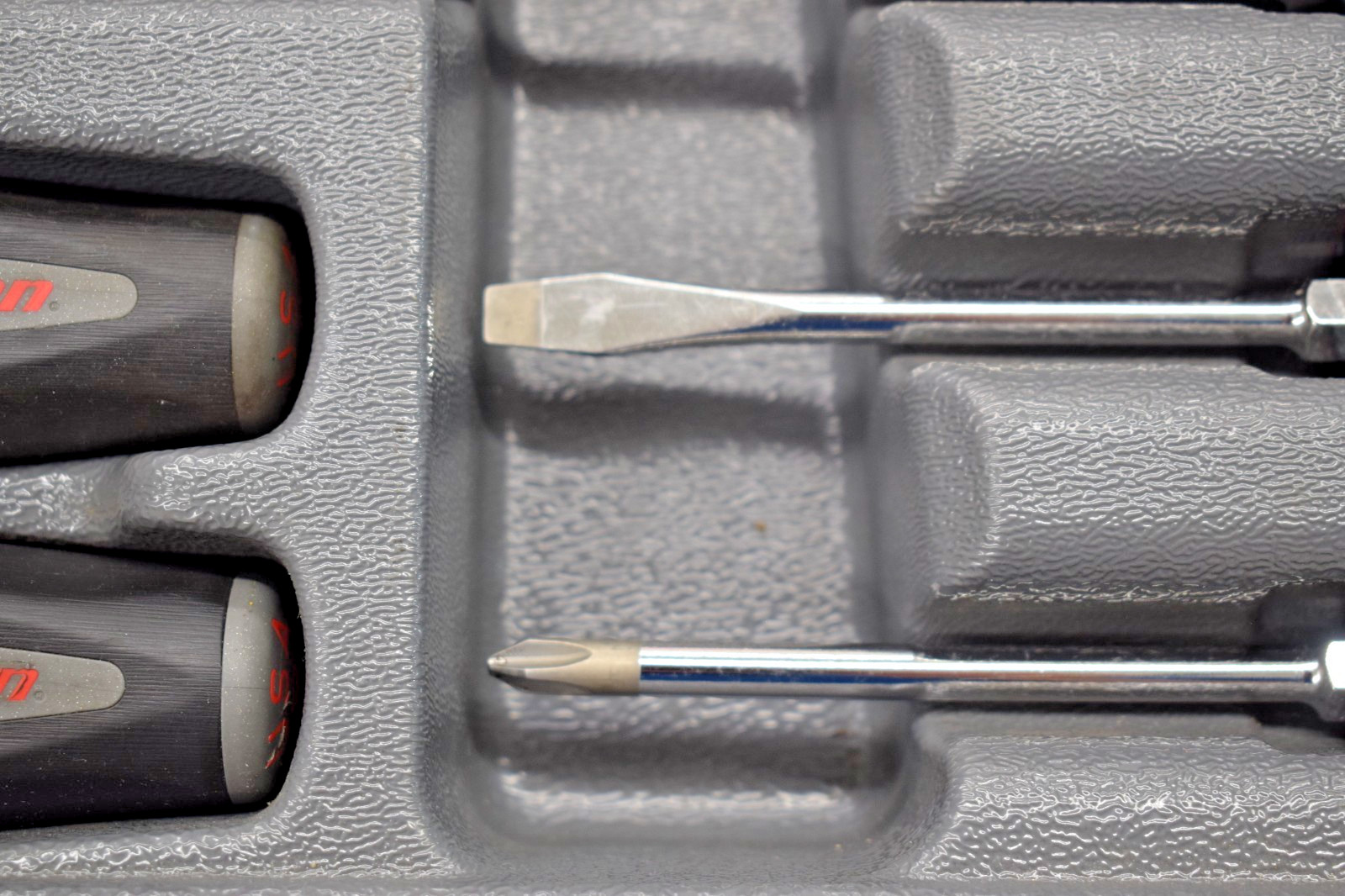 Snap On Tools SGDX120BDT 12pc DARK TITANIUM Soft Grip Screwdriver Set +Tray USED