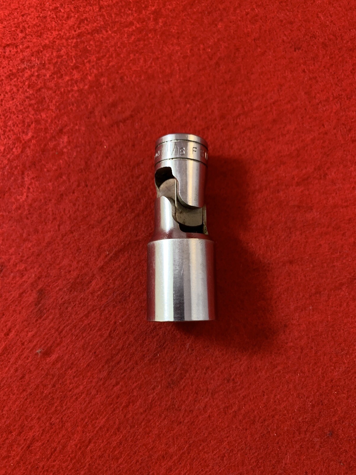 Snap On FSU22 3/8″ Drive 6pt 11/16″ Deep Chrome Swivel Socket (G6)