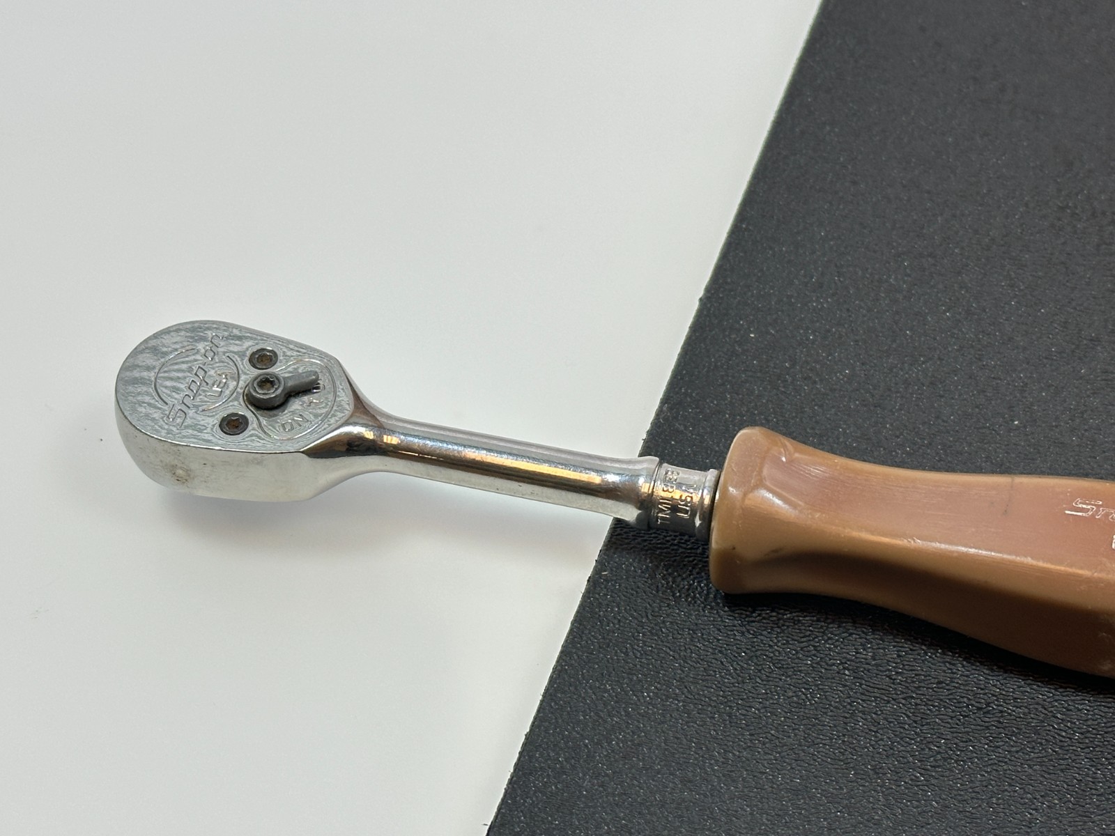 Snap-On Tools USA 1/4″ Drive BROWN Hard Handle Ratchet (Rare)