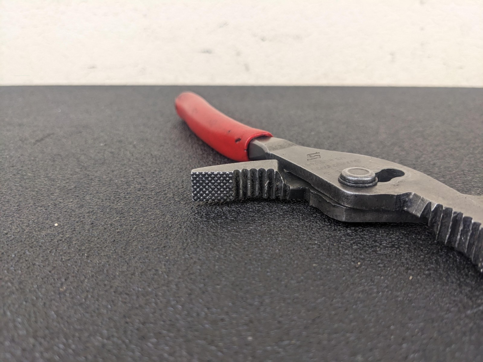 #bl082 Snap on 137ACF RED Handled Slip Joint 8” Pliers