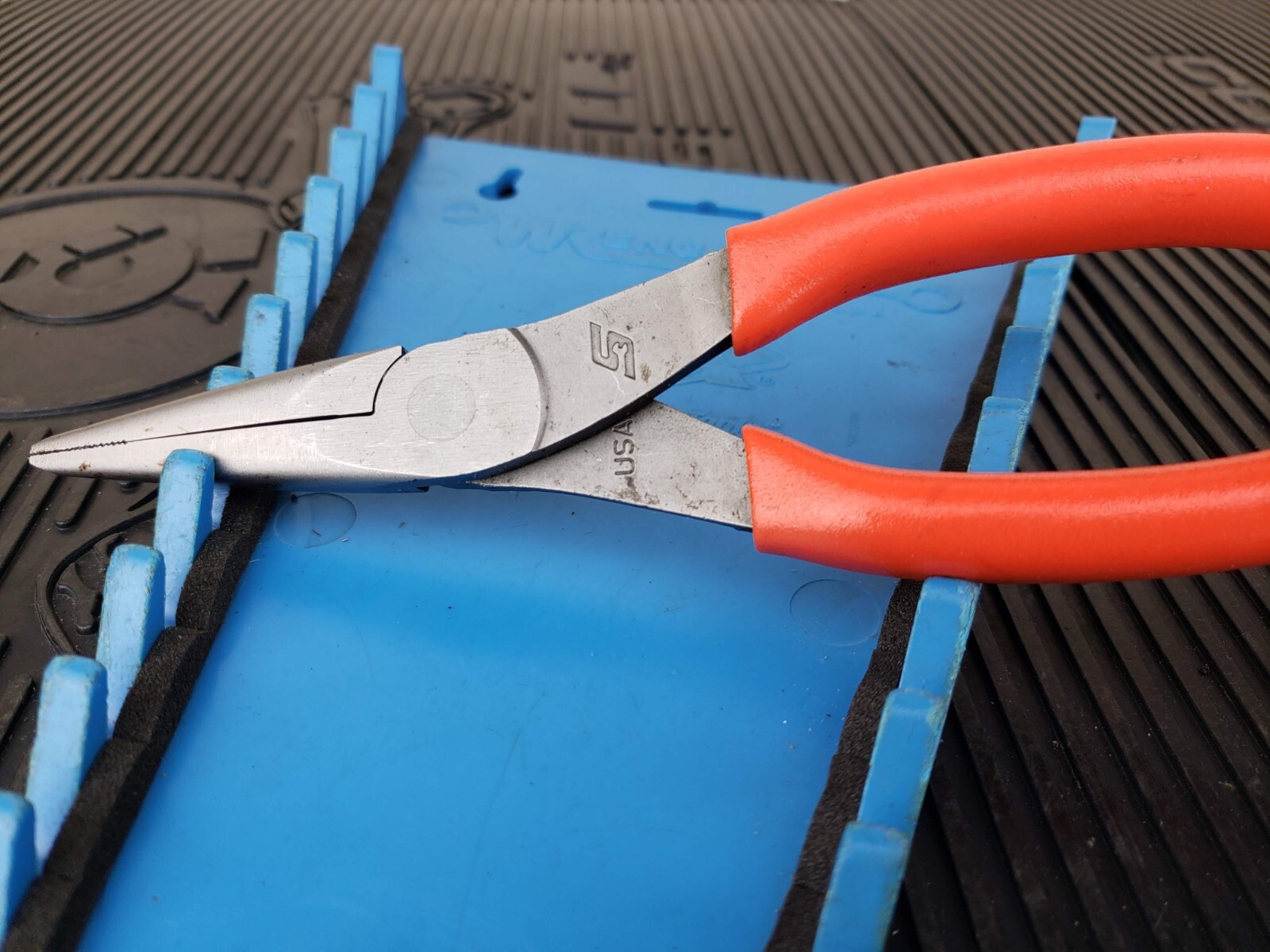 #be486 Snap On 96ACF – Talon Grip™ ORANGE NEEDLE Nose Pliers