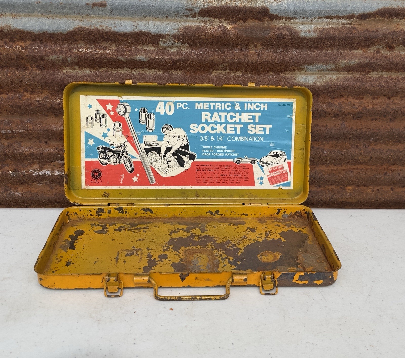 VINTAGE ROYAL TOOLS 40 PC RATCHET & SOCKET SET SAE – METRIC NO 275 “CASE ONLY”