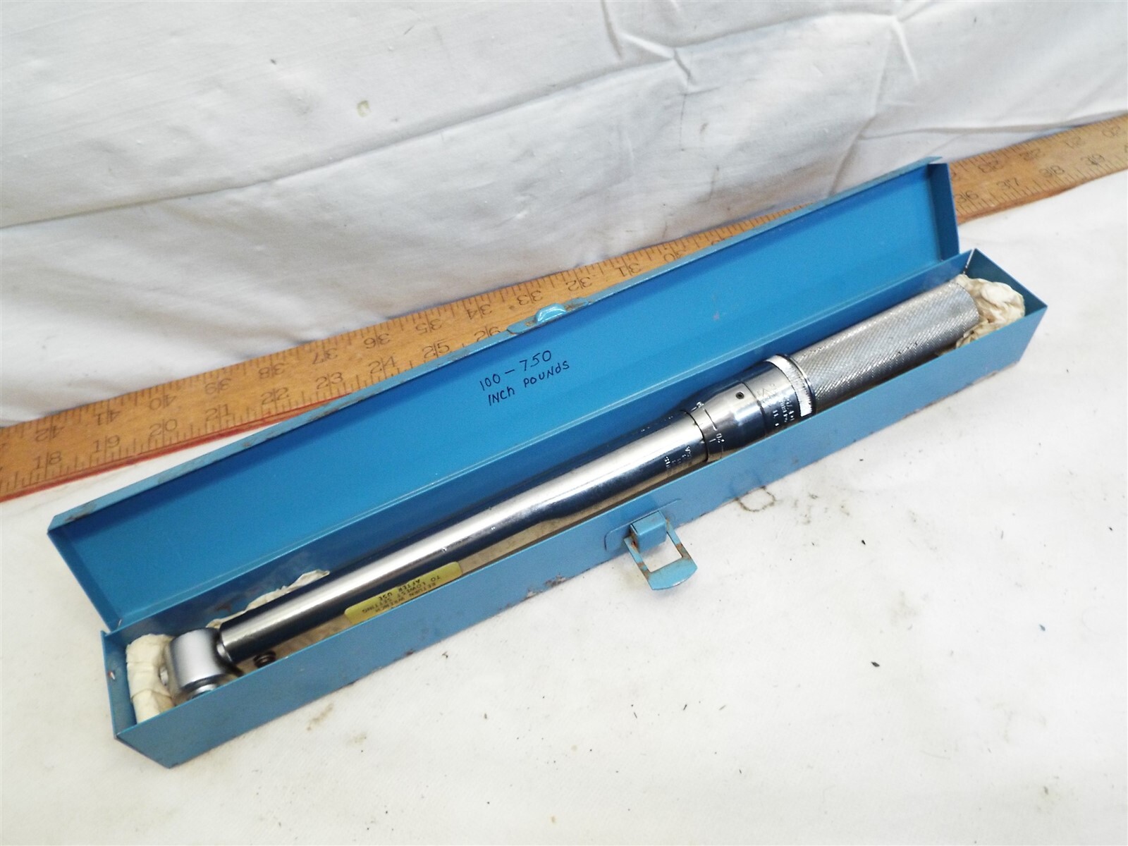 Utica Bonney 3/8″ Click Torque Wrench Fixed Head 100-750 Inch Pounds TCI-750