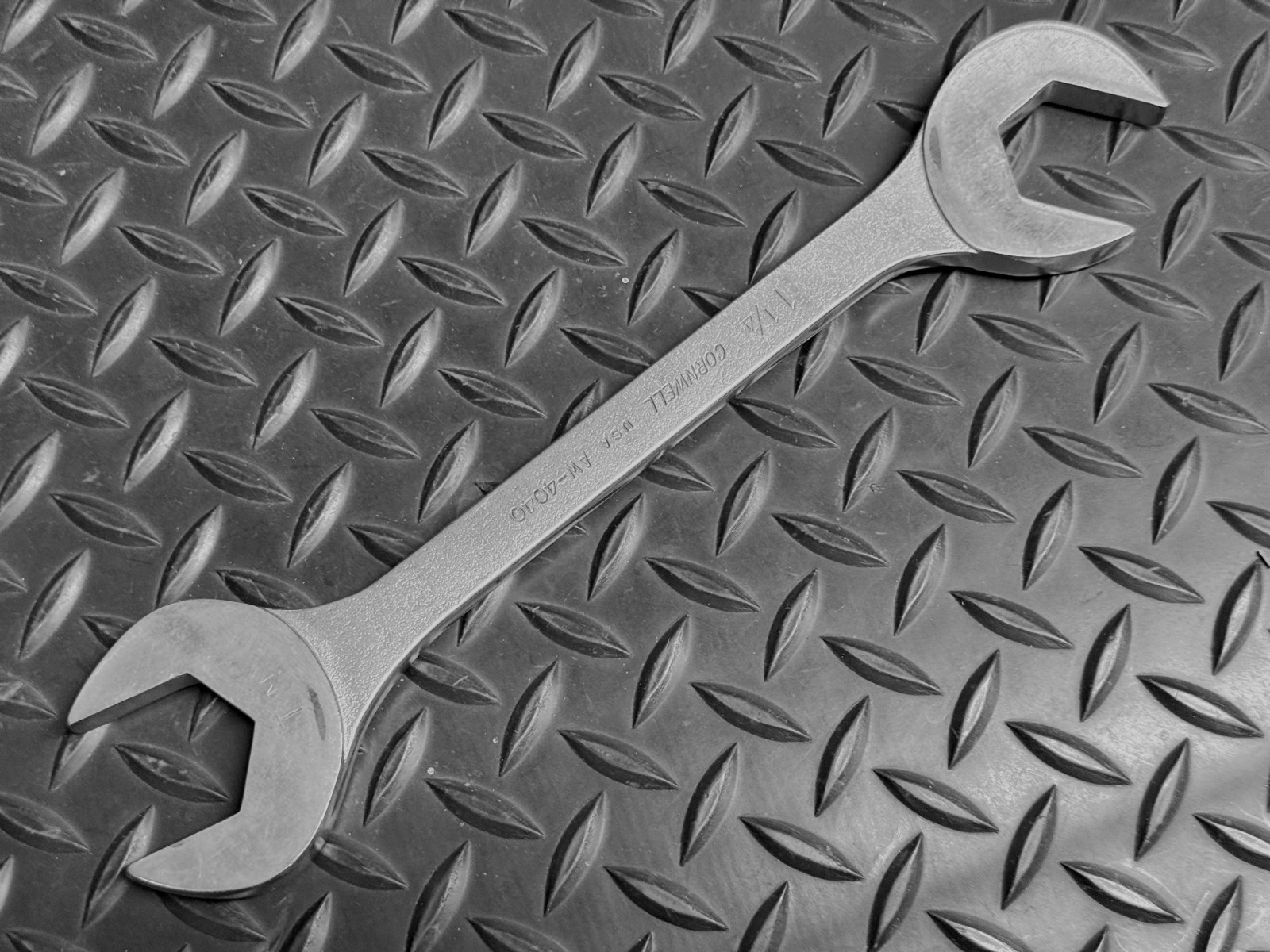 Cornwell Tools USA 1-1/4″ Angle head open end service wrench SAE AW-4040 USA