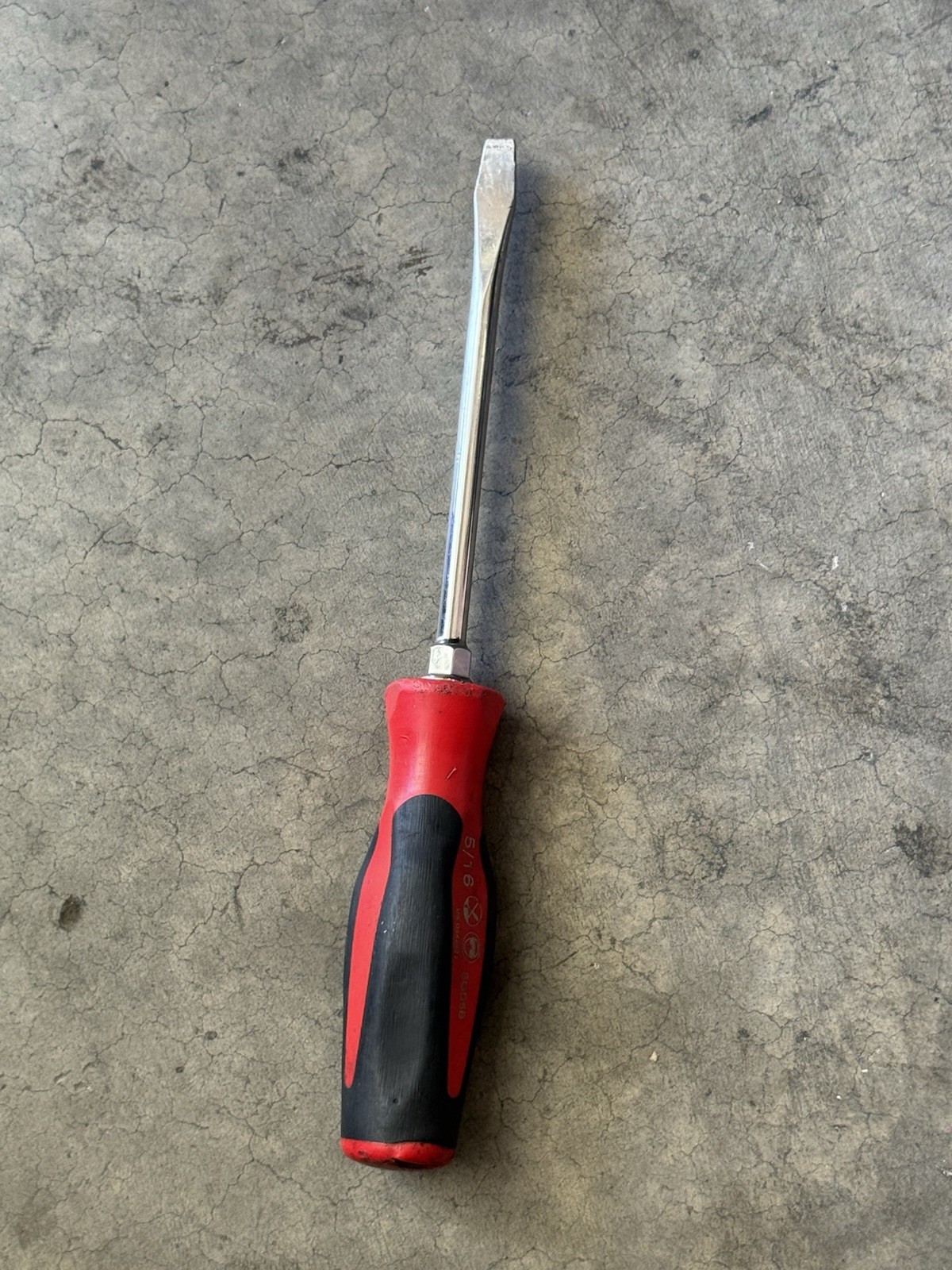 Snapon Flat Head Screw Driver 5/16 Red Handle