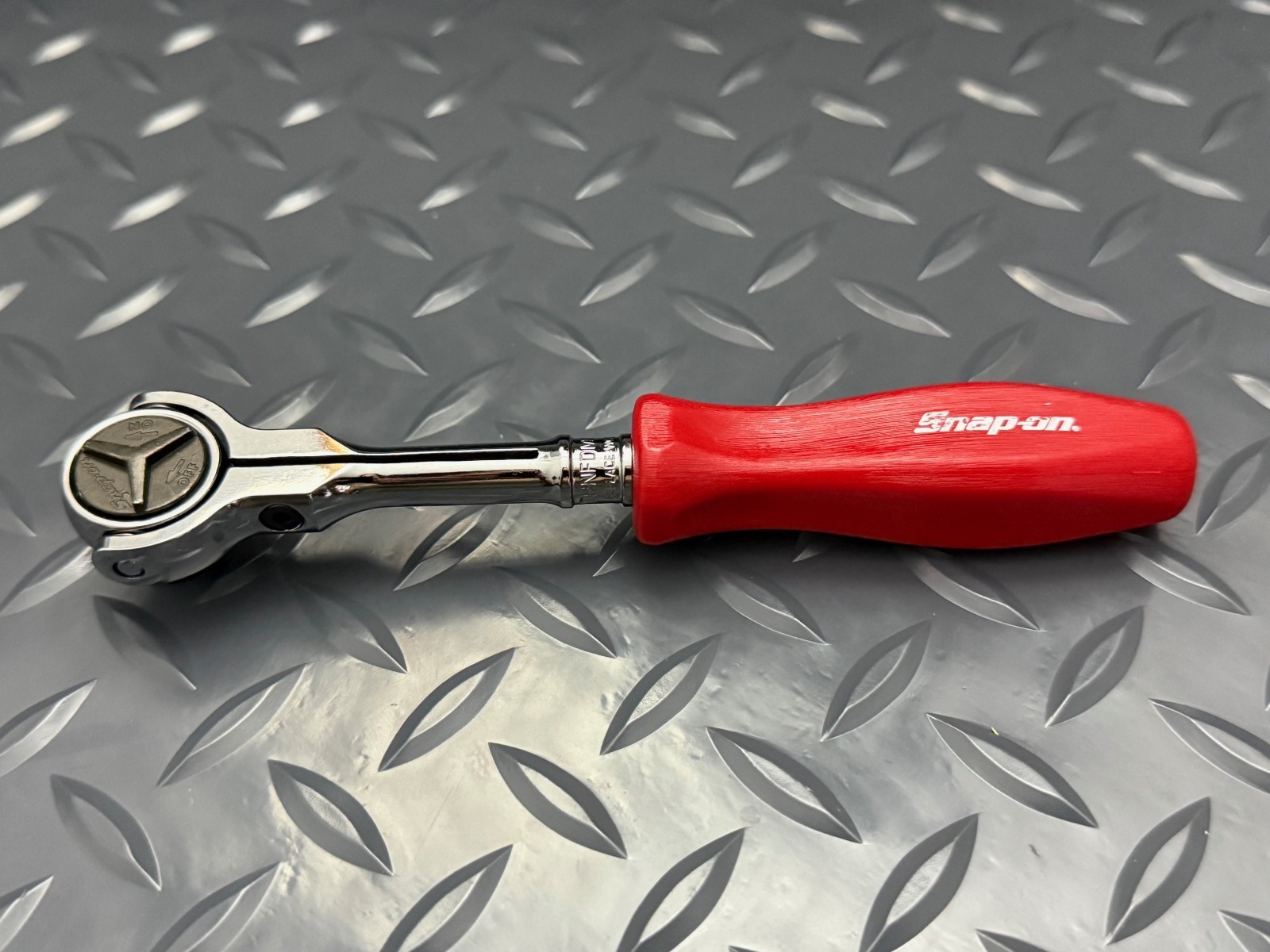 Snap-on Tools RED 1/4″ Hex Drive Round Swivel Head Bit Ratchet THNFDM72 NEW