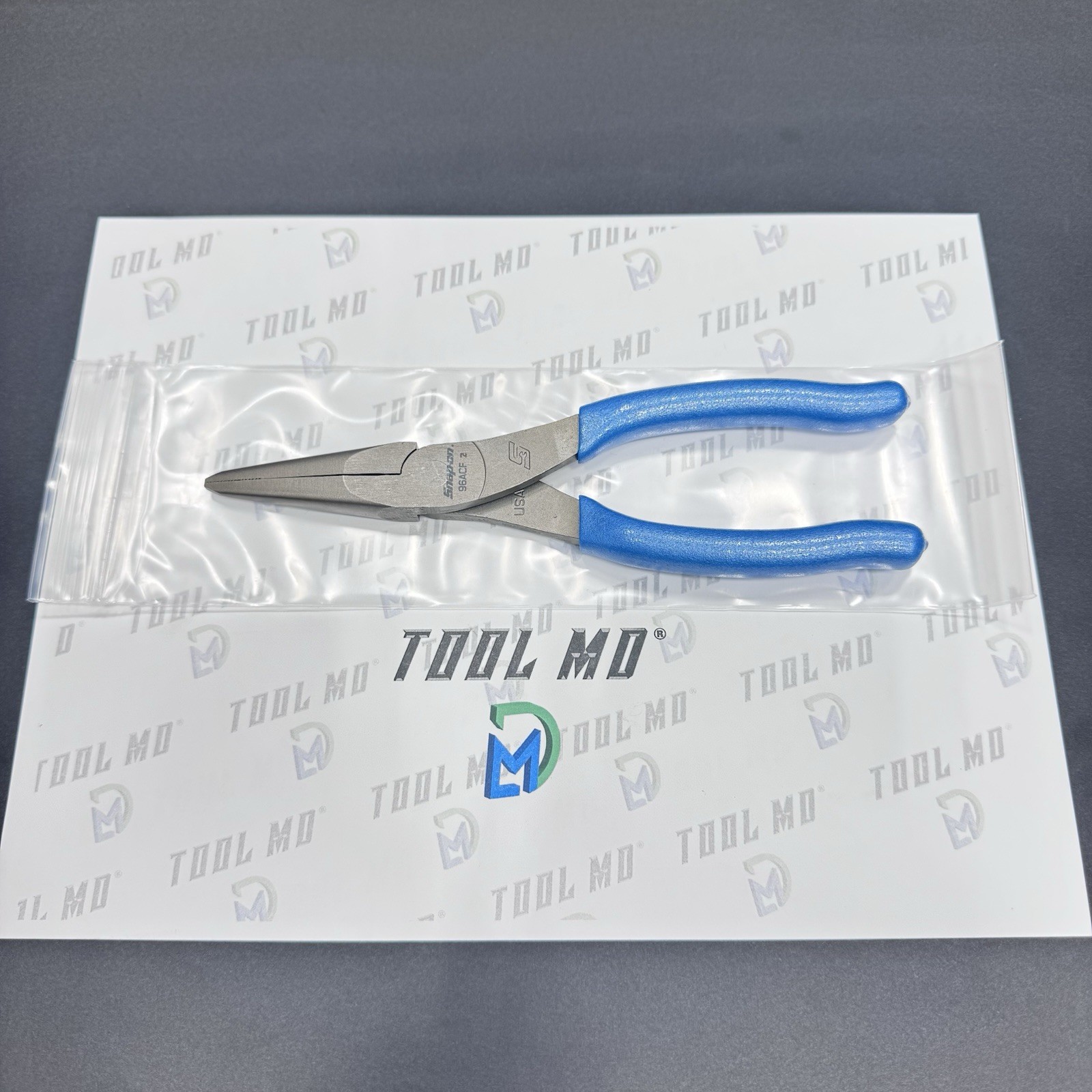 Snap-on Tools USA NEW PEARL BLUE 8″ Talon Soft Grip Needle Nose Pliers 96ACFPB