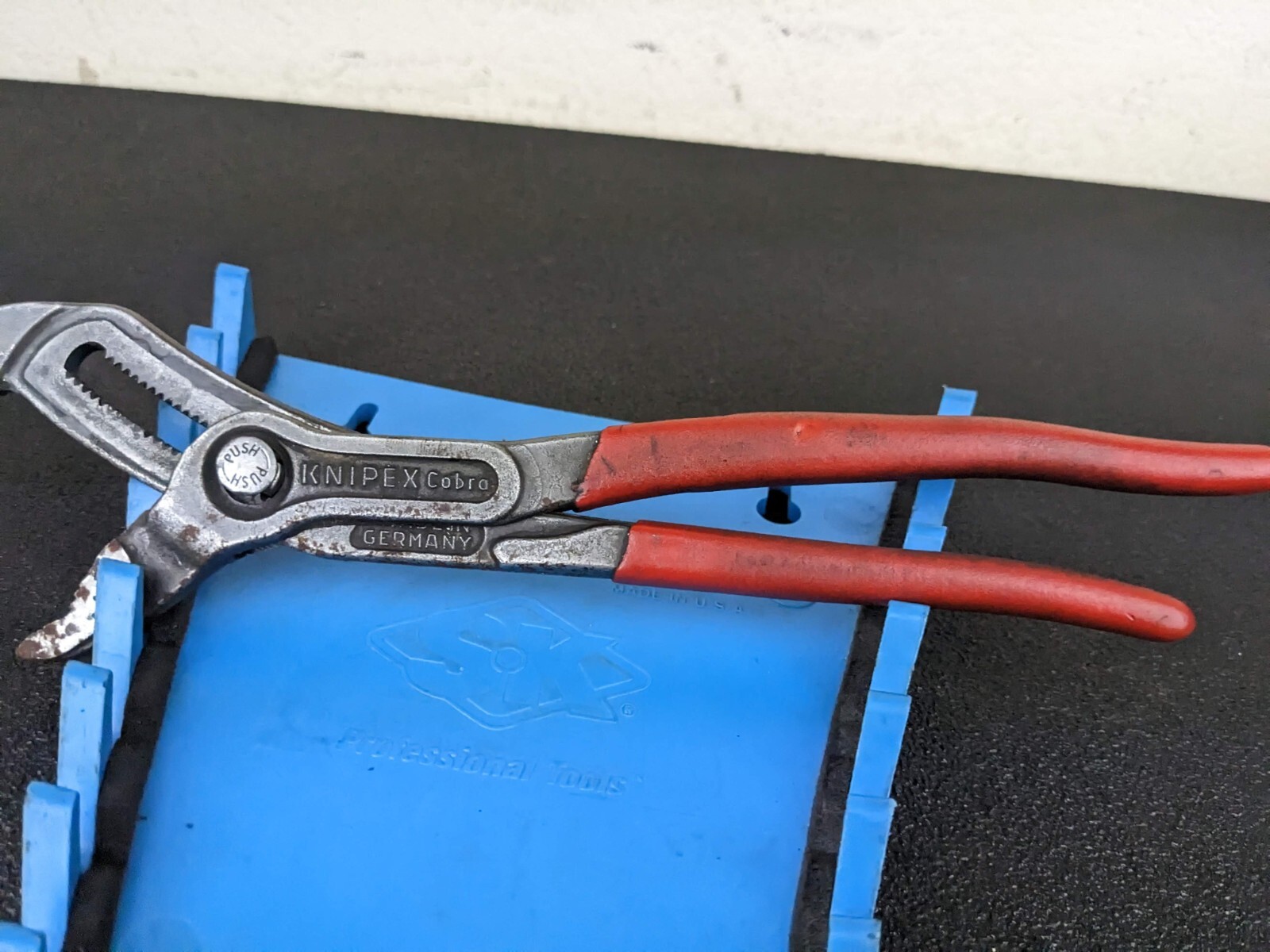 #bj076 Mac Tools P10C Knipex Cobra Self-Gripping 10in Pliers