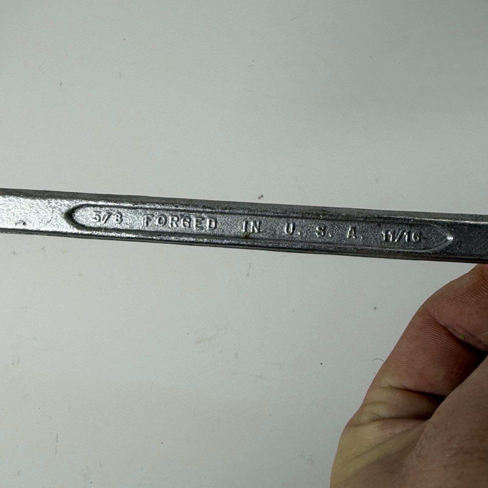 Indestro Select 5/8″-11/16″ Wrench Box End Offset SAE 12 Point #913 USA
