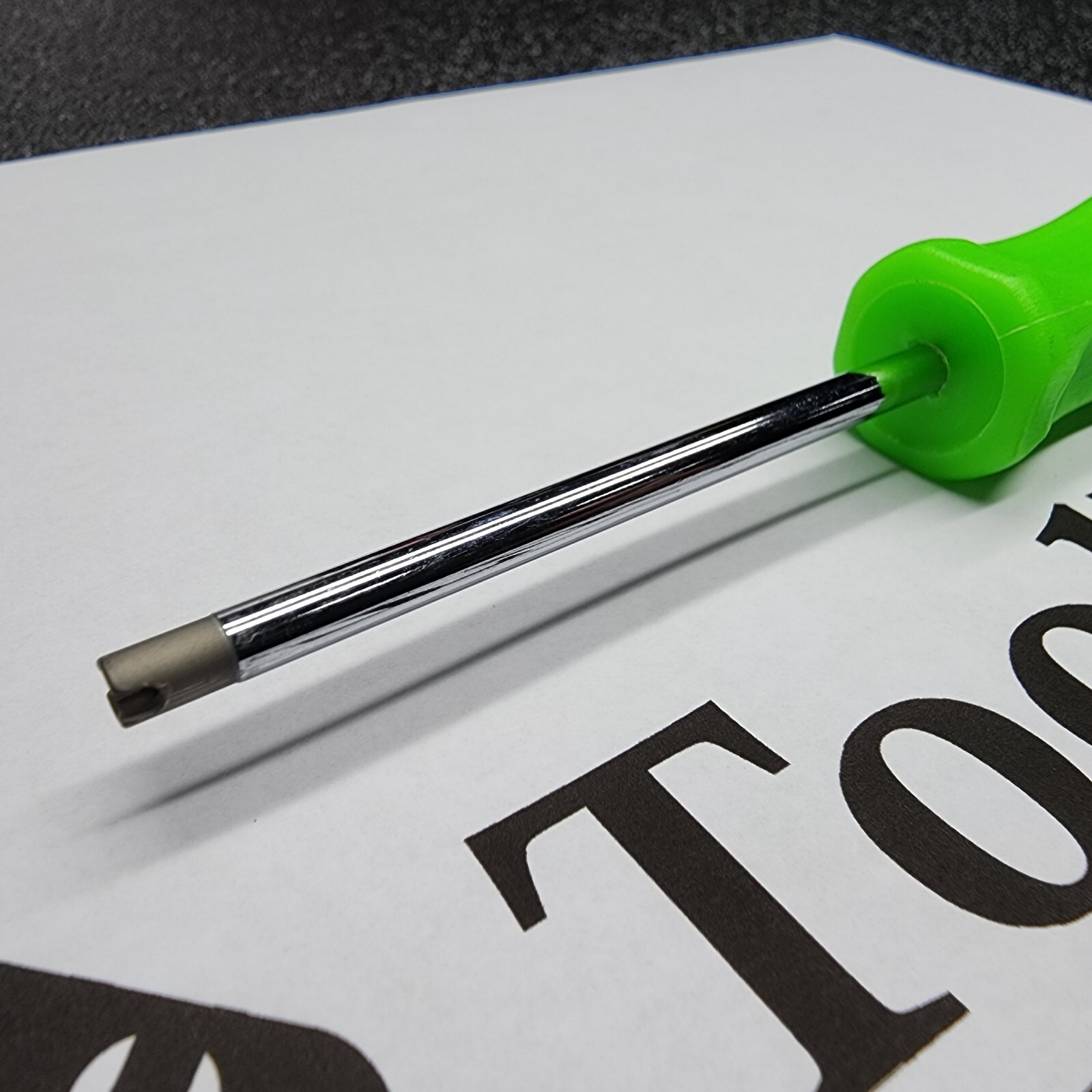 Snap-on Tools USA NEW GREEN Hard Grip Tire Valve Core Tool TR107AG