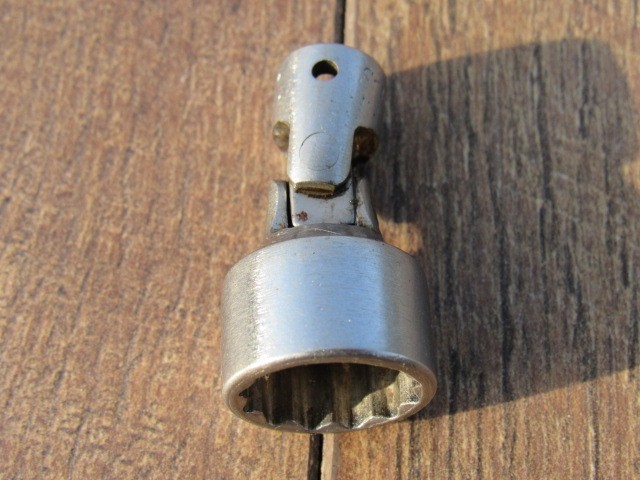SNAP ON 9/16″ TMU181 1/4″ DRIVE 12 POINT SAE UNIVERSAL SWIVEL SOCKET UNDERLINE