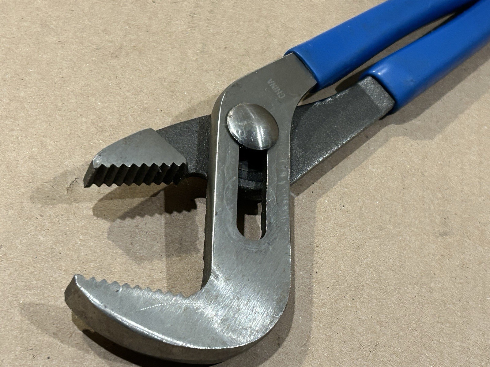NOS. Brand New Blue-Point 10″ Adjustable Joint Pliers BDGAWP100