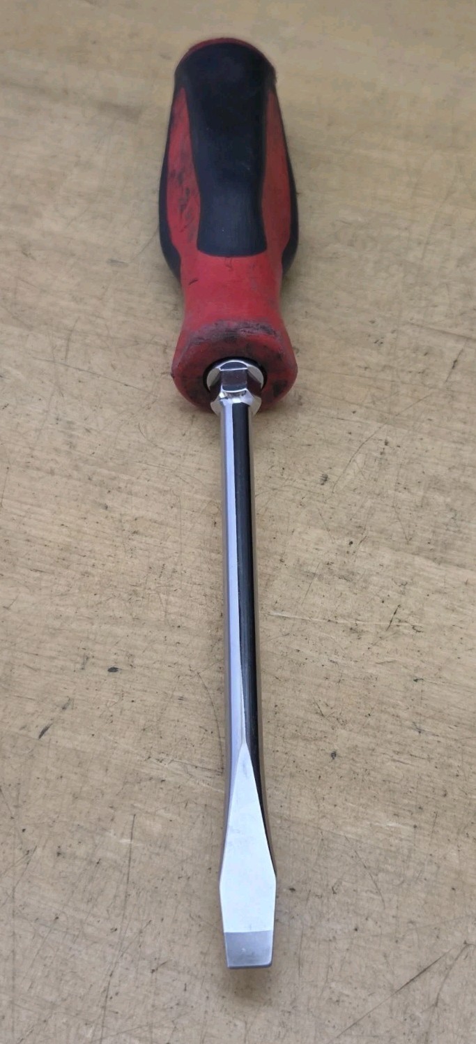 Snap On SGD6B- 5/16″ Flat Tip X 6″ Long Blade Soft Grip Screwdriver – New Blade