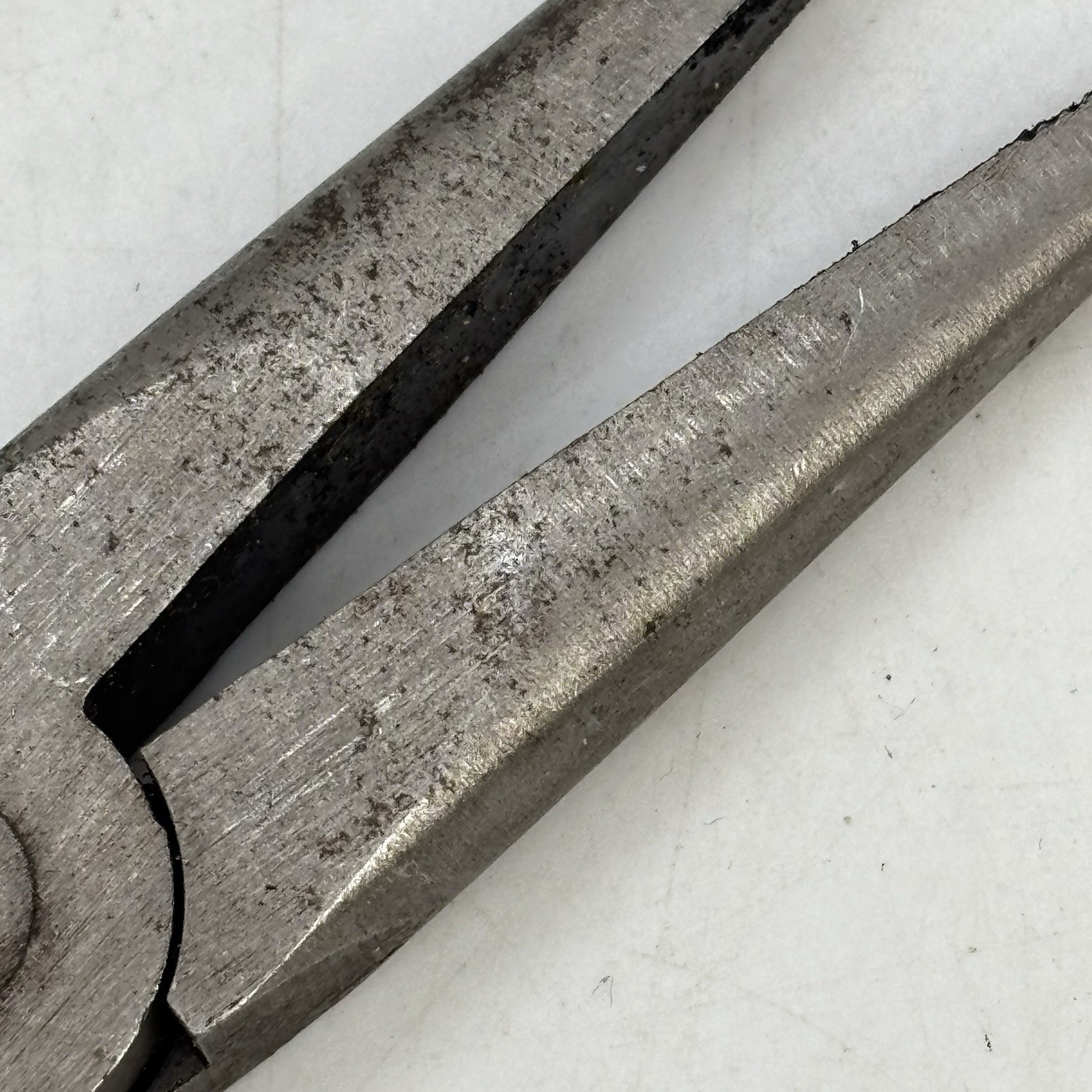 LAOA LA320112 Adjustable Crescent Wrench & Snap On 96ACF Needle Nose Pliers Used