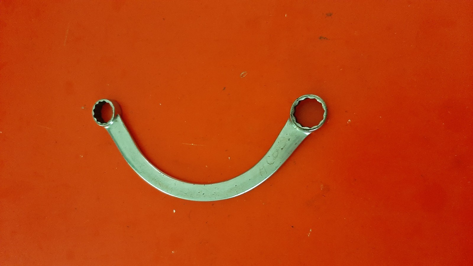 Snap-on 9/16″ x 5/8″ 12PT Half Moon Box End Obstruction Wrench CX1820 Engraved