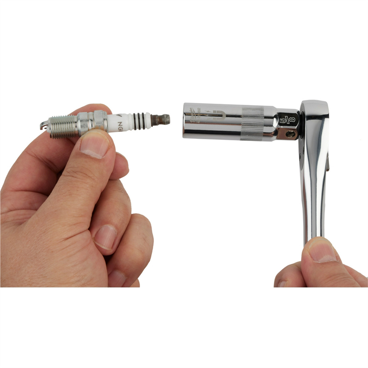 Milwaukee Tool 3/8″ Drive 5/8″ Magentic Spark Plug Socket