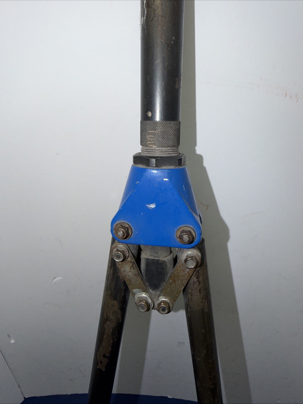 Vintage Tool Aid 19800 Heavy Duty 1/4″ Rivet Gun. Good Used Condition.