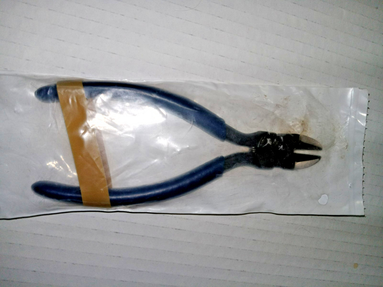 New Vintage Crescent Pliers 6″ Diagonal Cutting Coated Handles #P6-3 USA