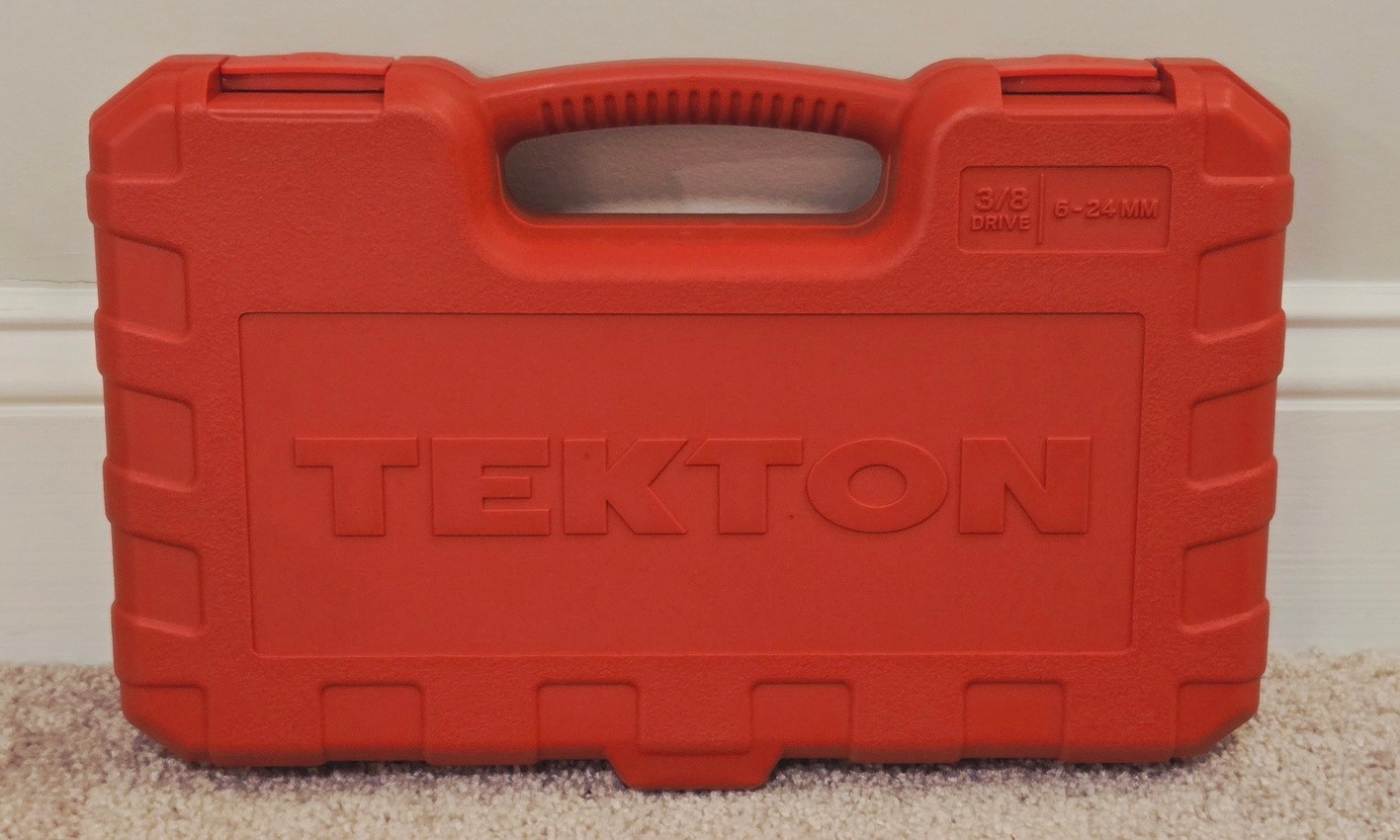 Tekton 3/8 Inch Drive 6-Point Socket & Ratchet Set, 42-Piece (6-24 mm) SKT15201