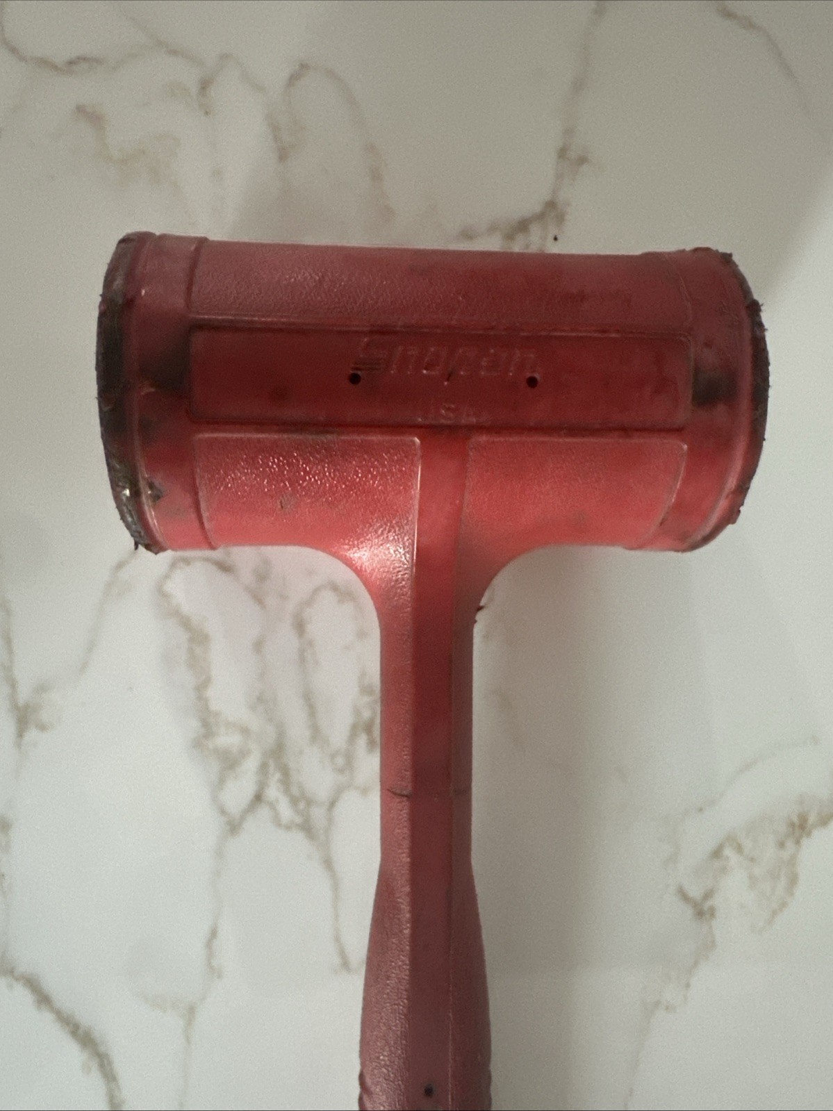 Snap ON 56oz dead blow hammer. Red with soft grip handle.