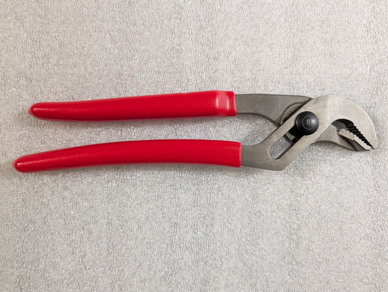 Snap-on Tools USA NEW RED 9″ Adjustable Joint Interlocking Channel Pliers 91ACP