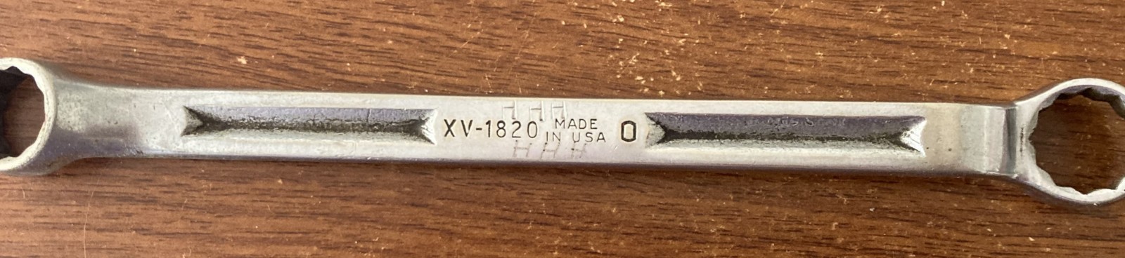 SNAP ON TOOLS (9/16″ x 5/8″) Offset Box End Wrench, 12 point, # XV1820