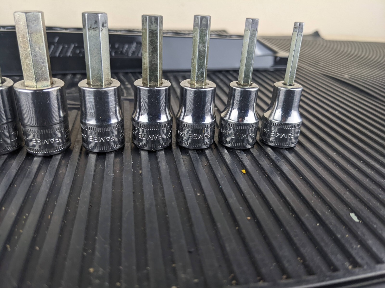 #aq913 Snap-On 10-Piece 3/8″ Metric Hex Bit Socket Set Fam series 4mm-14mm