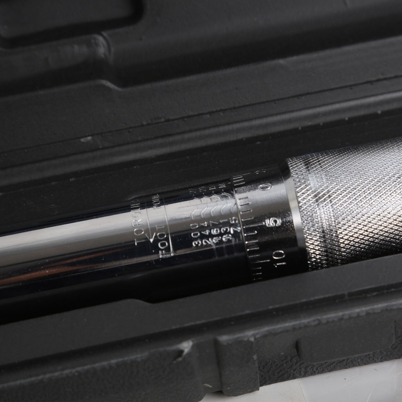 26”L 3/4″ Dr Adjustable Reversible Lockable Click Torque Wrench | 50-300 FT/LB