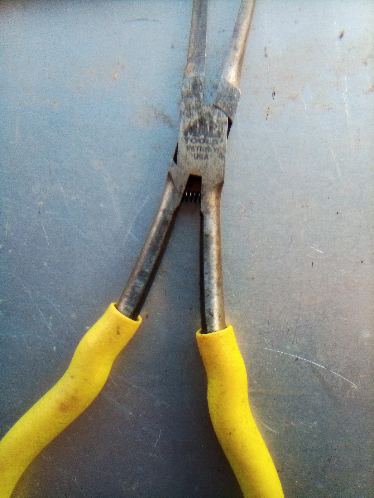 Mac Tools P6TNN-Y Needle Nose 7 In Yellow Handle Pliers Lot 1019