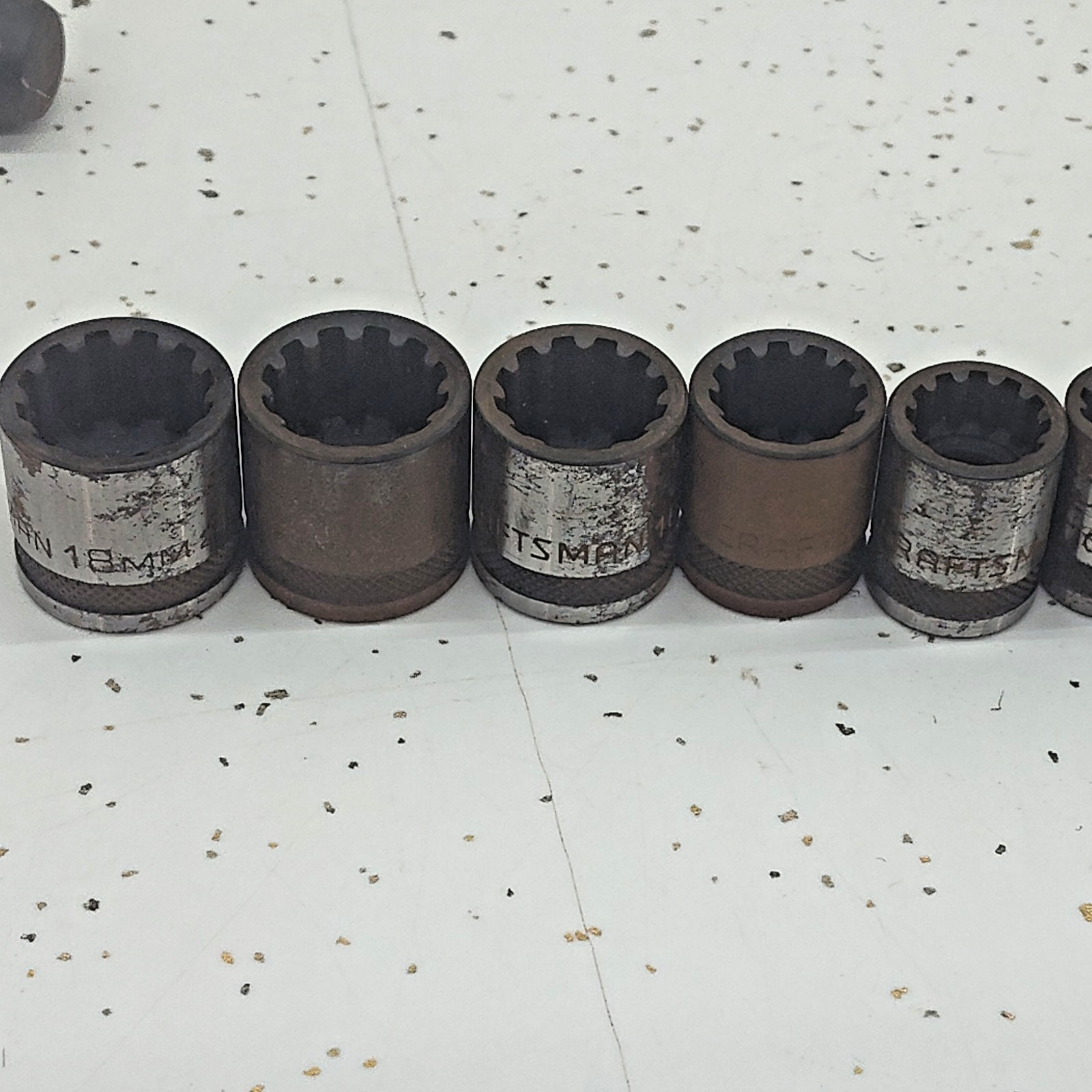 Craftsman 19 Piece Spline SAE & Metric 3/8” Drive Ratchet Socket Set
