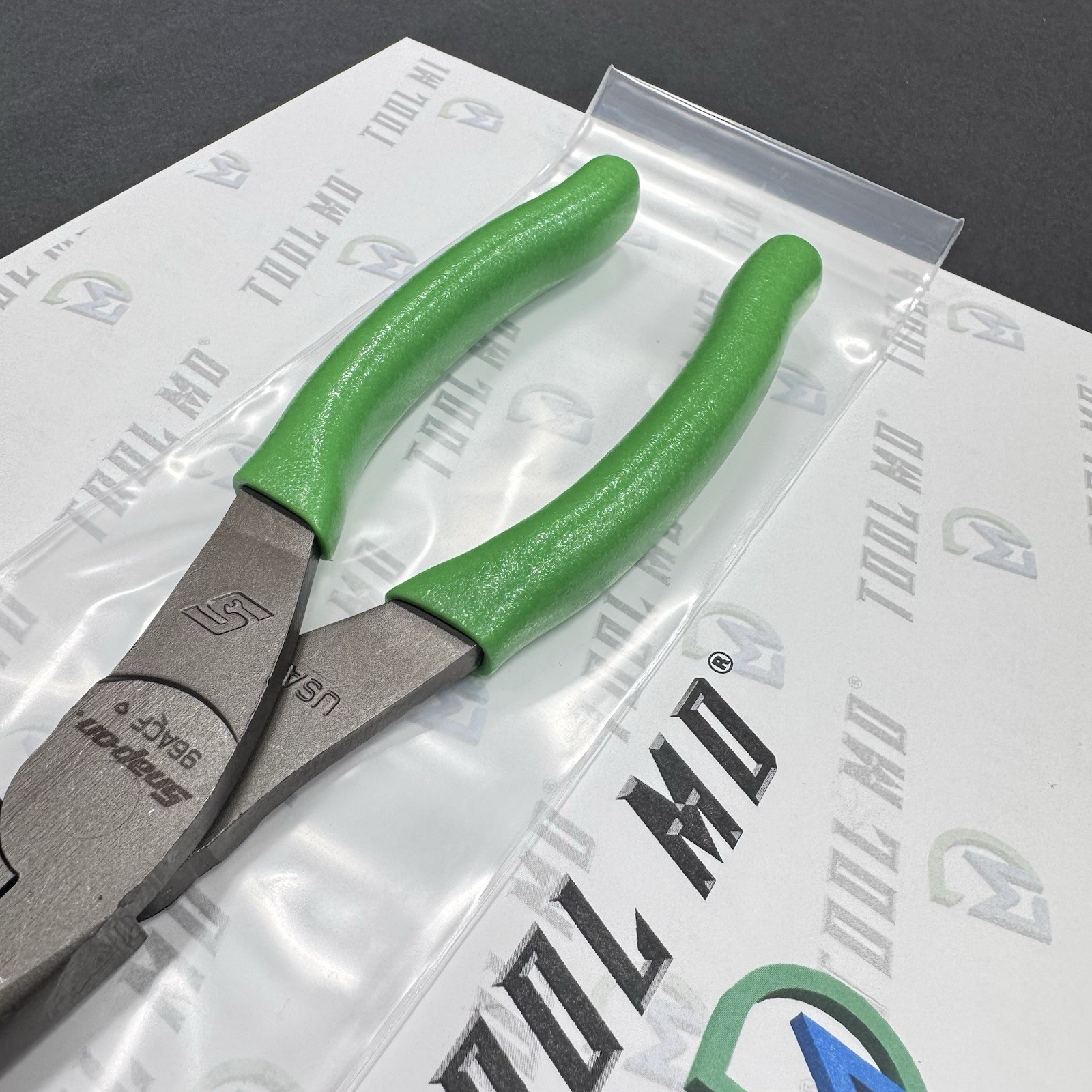 Snap-on Tools USA NEW GREEN 8″ Talon Soft Grip Needle Nose Pliers 96ACFG