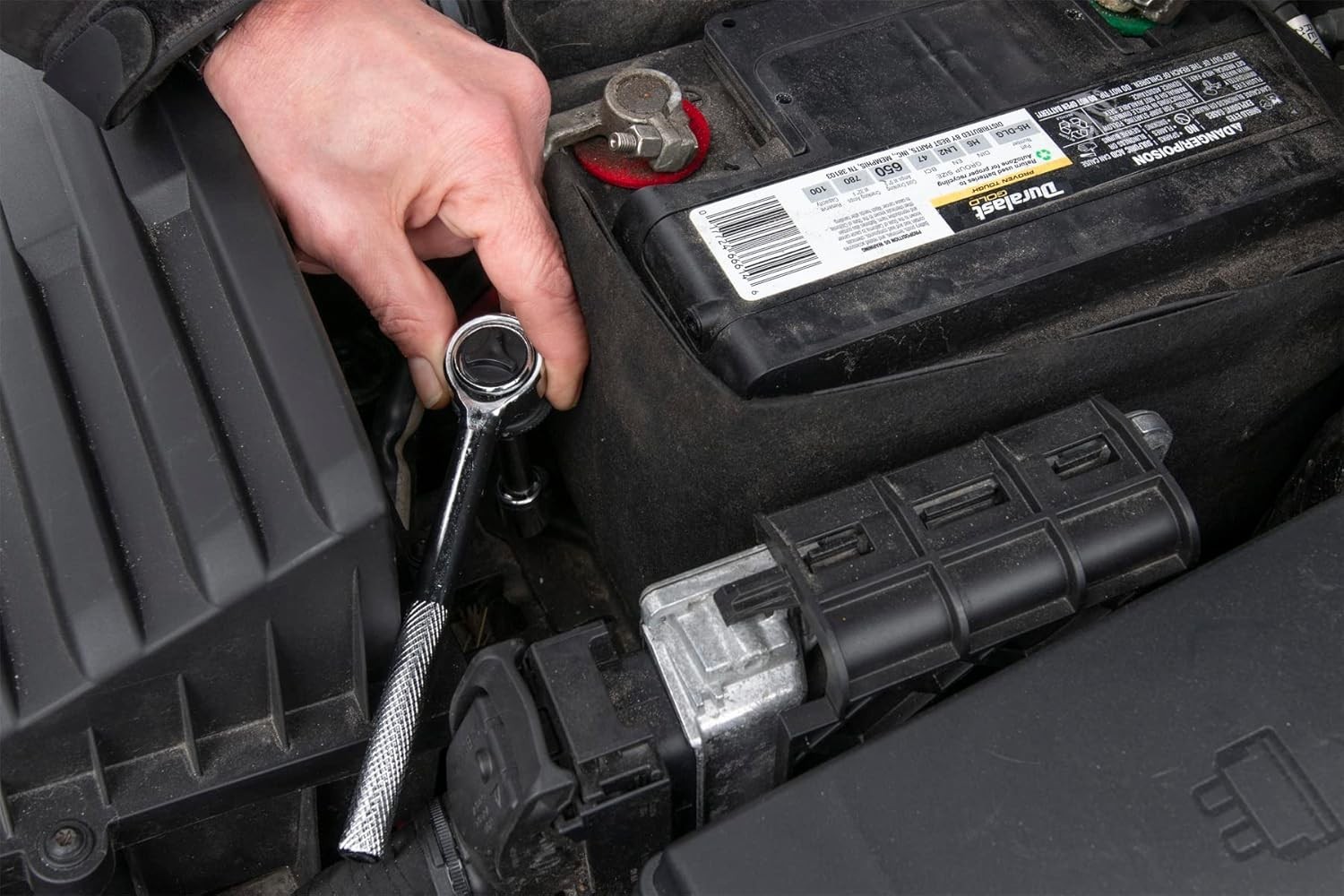 W1168 60-Piece SAE/Metric Socket Set with Ratchet & Extension – Versatile Tools