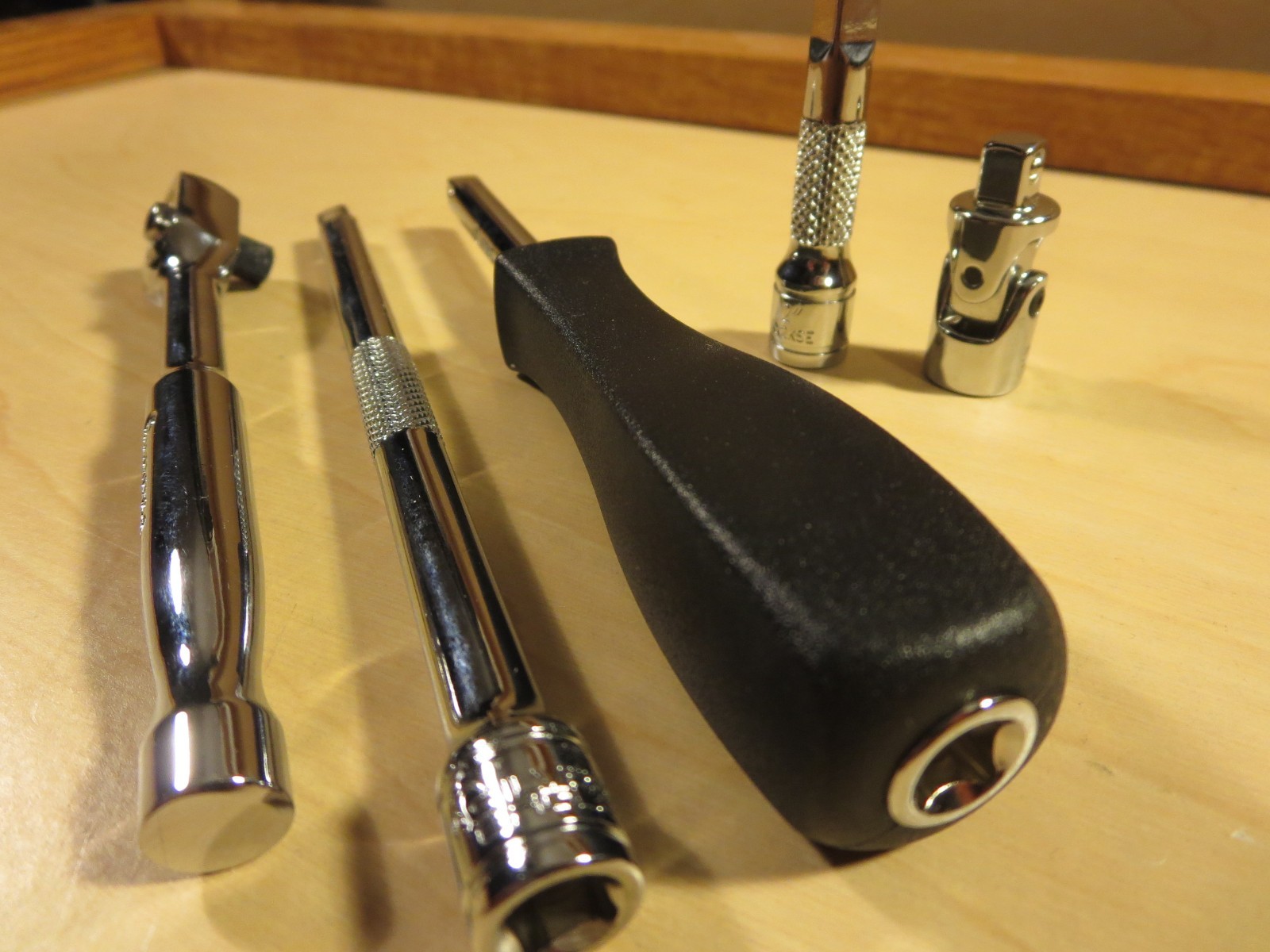MATCO SILVER EAGLE 1/4″ DRIVE 5-PC Ratchet ,extensions , spinner and universal