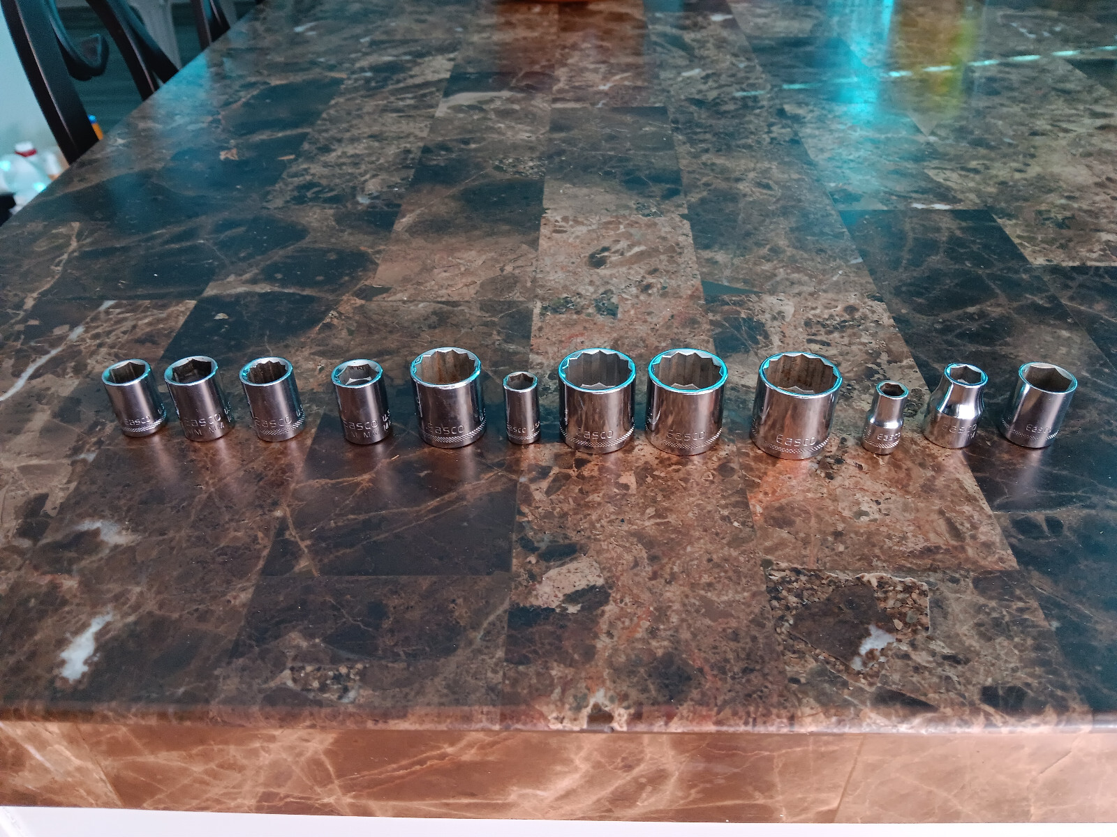 lot of Easco drive socket 12 pieces three of them are 3/4 (52 3124)