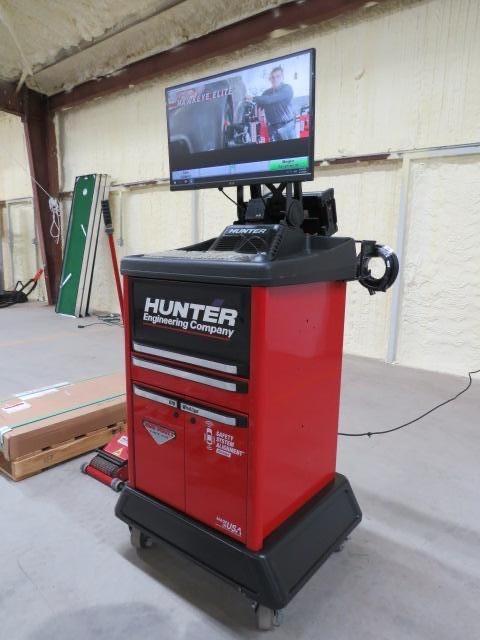 2023 LIKE NEW! Hunter HD WT674 Aligner with Cordless Remote, DSP760T Sensors