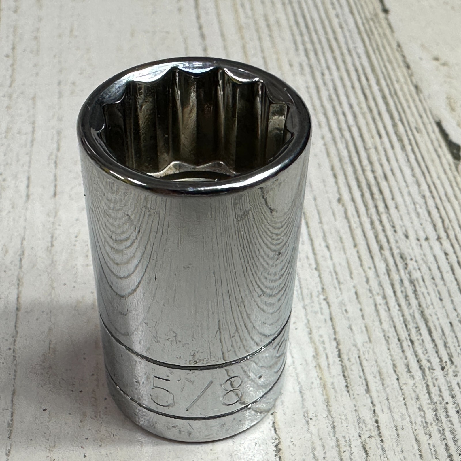 SK 1/2″ Drive 12 Point 5/8 In. Shallow SAE Socket 40120 USA NOS